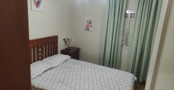 REF 25037b-SE ALQUILA Piso acogedor completamente AMUEBLADO en Las 600 – ¡Listo para entrar a vivir!