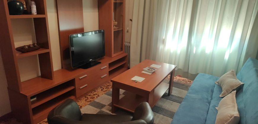 REF 25037b-SE ALQUILA Piso acogedor completamente AMUEBLADO en Las 600 – ¡Listo para entrar a vivir!