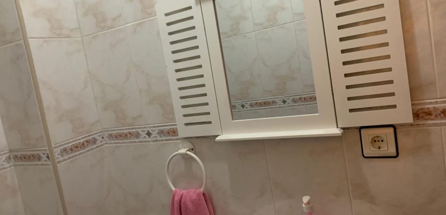 REF 25059- VIVIENDA CENTRICA DE TRES PLANTAS CON TERRAZA