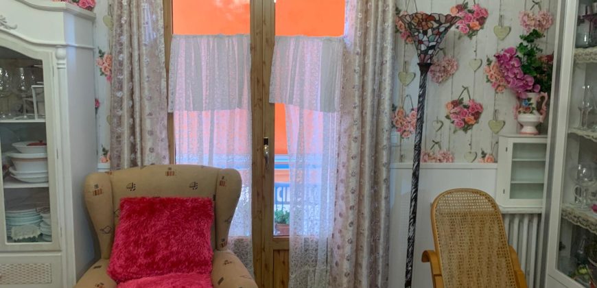 REF 25059- VIVIENDA CENTRICA DE TRES PLANTAS CON TERRAZA