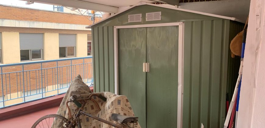 REF 25059- VIVIENDA CENTRICA DE TRES PLANTAS CON TERRAZA