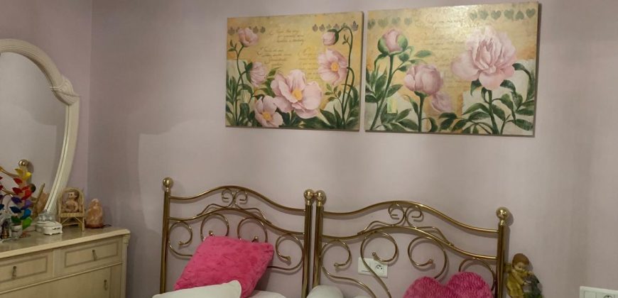 REF 25059- VIVIENDA CENTRICA DE TRES PLANTAS CON TERRAZA