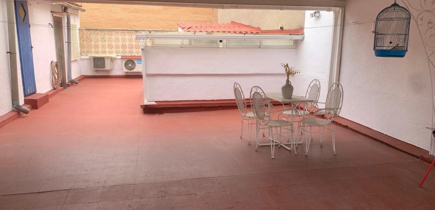 REF 25059- VIVIENDA CENTRICA DE TRES PLANTAS CON TERRAZA