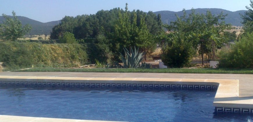 REF 25058- Oportunidad Única en El Retamar – Terreno con Vistas a la Sierra y Piscina