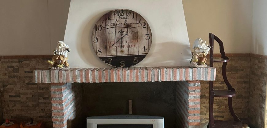 REF 25043- CASA RUSTICA PARA REFORMAR