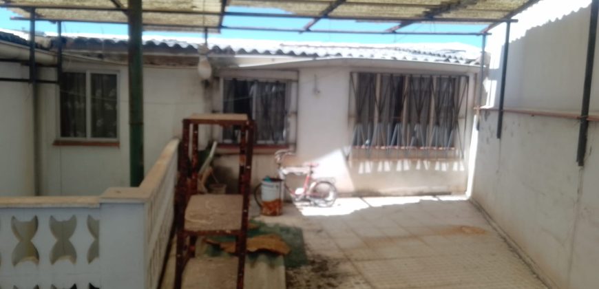 REF 25082- CASA CON POTENCIAL EN PUERTOLLANO