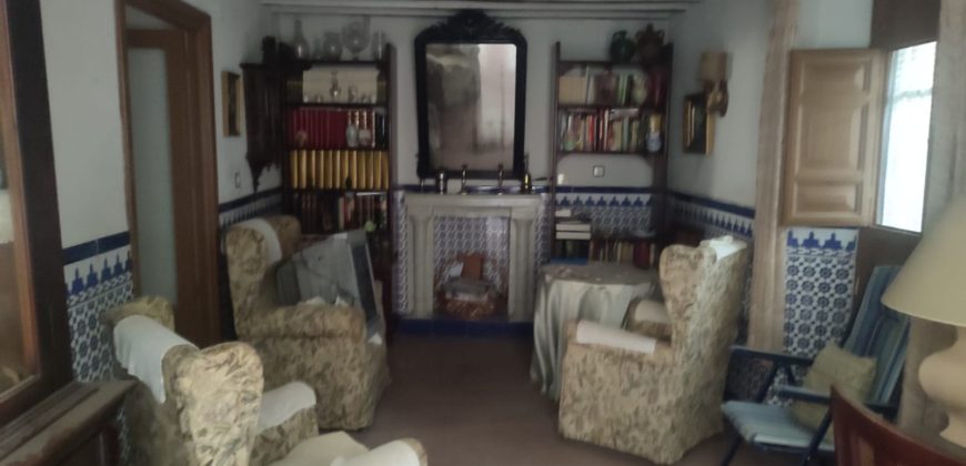 REF 25083- CENTRICA CASA SEÑORIAL PARA REFORMAR