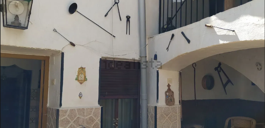 REF 25080 – ENCANTADORA CASA DE PUEBLO