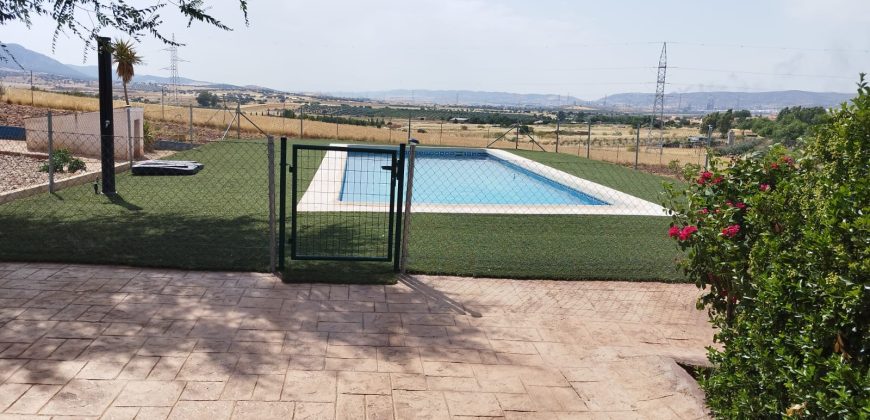 REF 25094- CAMPO ACOGEDOR EN EL VILLAR