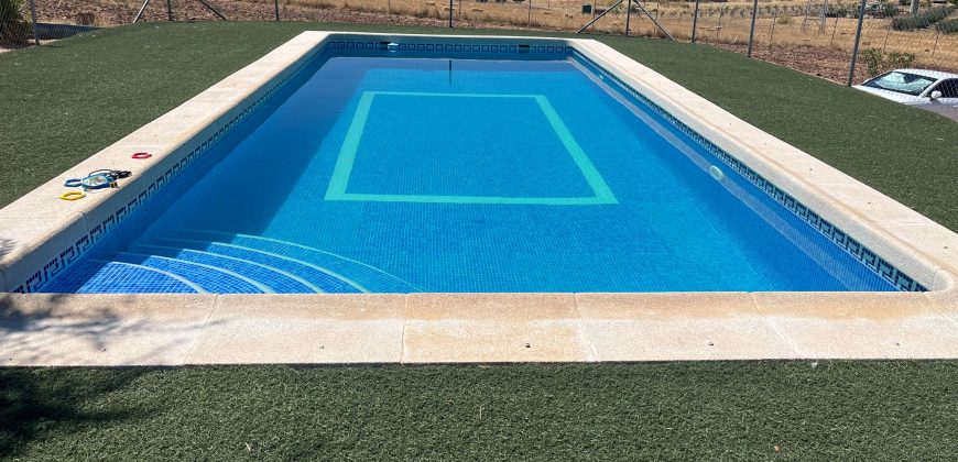 REF 25094- CAMPO ACOGEDOR EN EL VILLAR