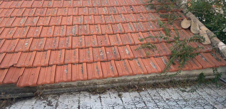 REF 25092- CASA PARA REFORMAR