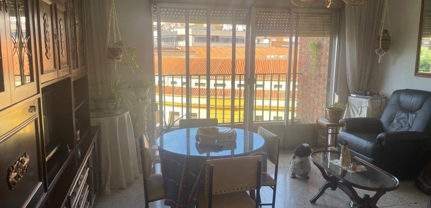 REF 25098- PISO EN EDIFICIO TAURO