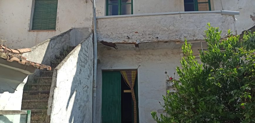 REF 25106-CASA ANTIGUA CON GRAN POTENCIAL