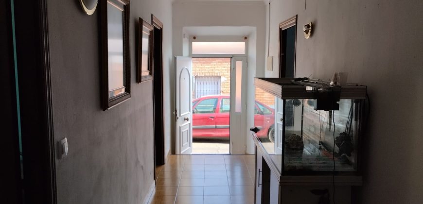 REF 25110- AMPLIA VIVIENDA CON PISCINA Y PATIO EL CARMEN