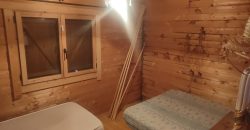 REF 25107- TERRENO CON CASA DE MADERA