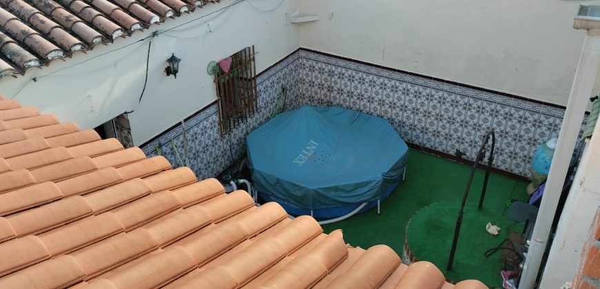 REF 25110- AMPLIA VIVIENDA CON PISCINA Y PATIO EL CARMEN