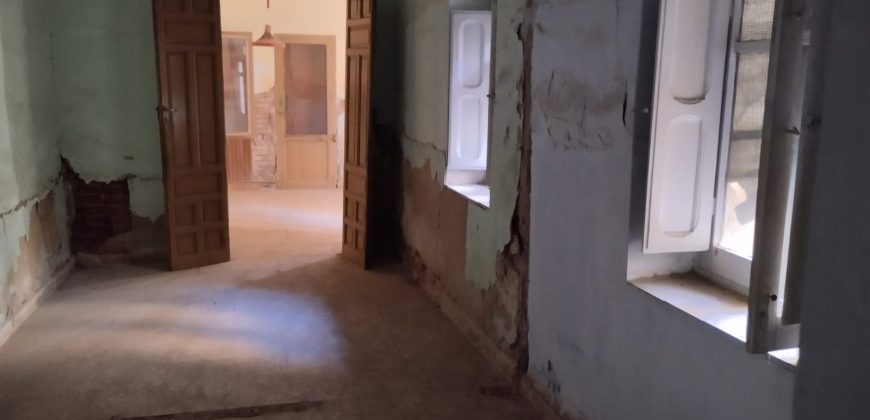 REF 25113- FANTASTICA CASA CENTRICA PARA REFORMAR