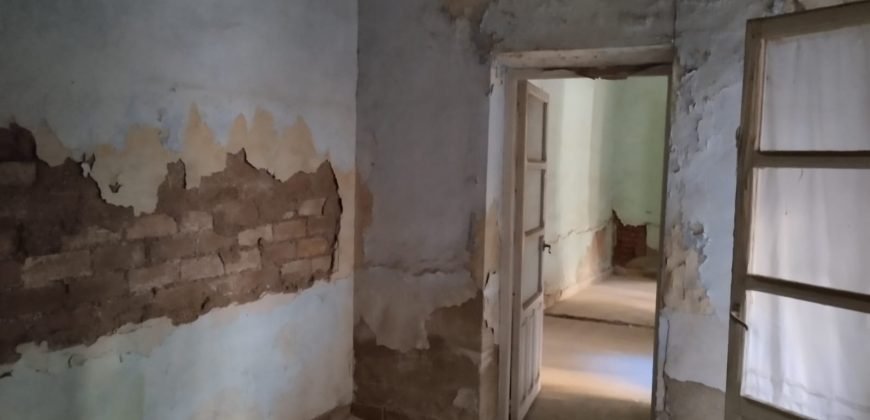 REF 25113- FANTASTICA CASA CENTRICA PARA REFORMAR