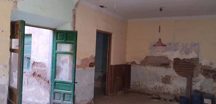 REF 25113- FANTASTICA CASA CENTRICA PARA REFORMAR