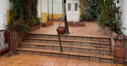 MAGNÍFICA CASA EN CENTRO PUEBLO CON PISCINA