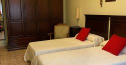 MAGNÍFICA CASA EN CENTRO PUEBLO CON PISCINA