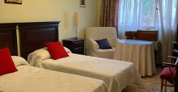 MAGNÍFICA CASA EN CENTRO PUEBLO CON PISCINA