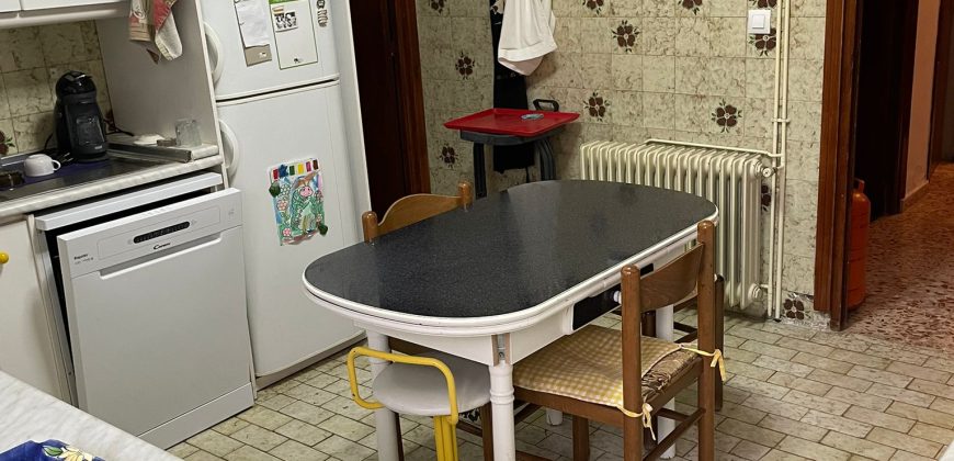 MAGNÍFICA CASA EN CENTRO PUEBLO CON PISCINA