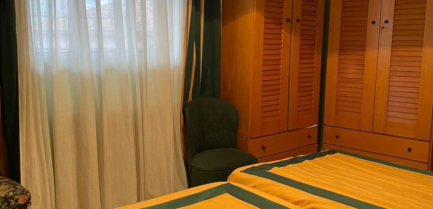 MAGNÍFICA CASA EN CENTRO PUEBLO CON PISCINA