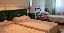 MAGNÍFICA CASA EN CENTRO PUEBLO CON PISCINA