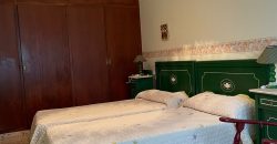 MAGNÍFICA CASA EN CENTRO PUEBLO CON PISCINA