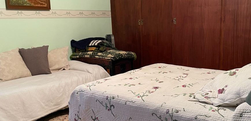 MAGNÍFICA CASA EN CENTRO PUEBLO CON PISCINA