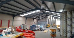 Amplia Nave Industrial en Polígono La Nava