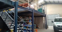 Amplia Nave Industrial en Polígono La Nava