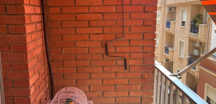 REF 25128 – PISO EN PLENO CENTRO AMPLIO Y LUMINOSO