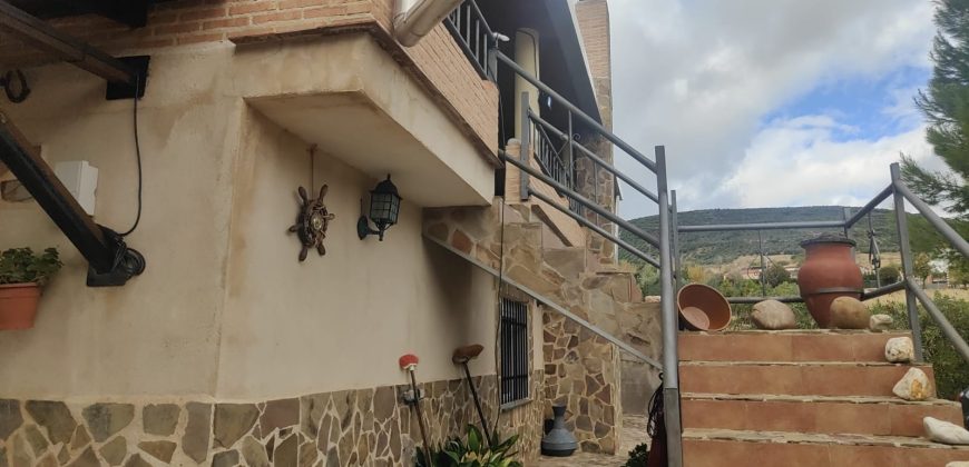CHALET en VENTA: Vive al ritmo del campo, con todas las comodidades de hoy